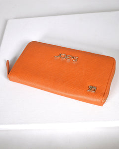 Solid Textured Clutch with Zip Fastening