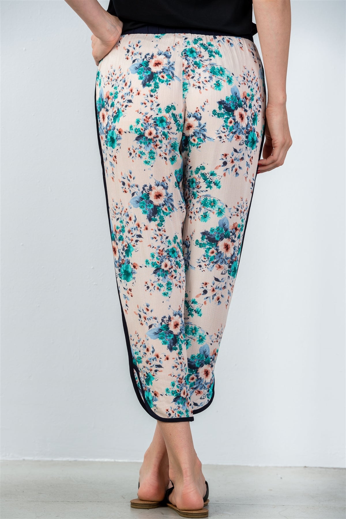 Ladies fashion drawstring blush floral printed contrast trim casual pants