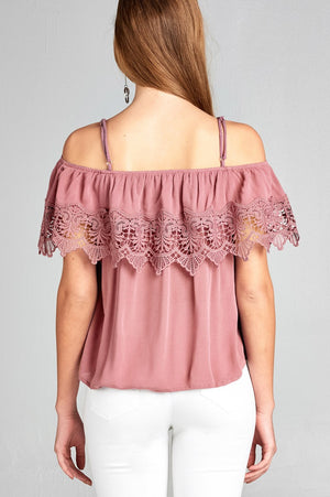 Ladies fashion open shoulder flounce w/crochet lace crinkle gauze woven top