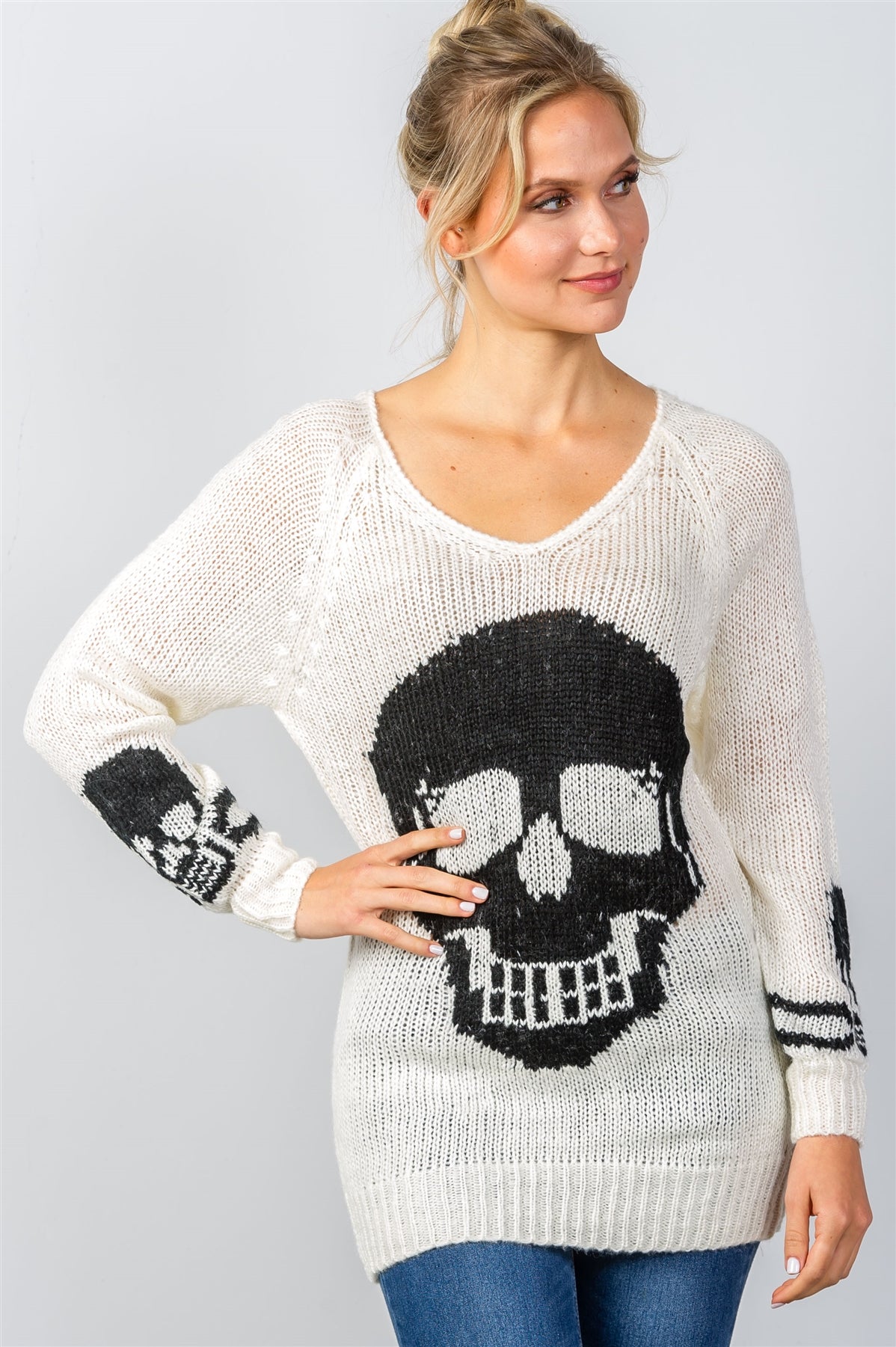Ladies fashion contrast skull printed pullover sweater