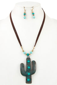 Curved cactus pendant cord necklace set
