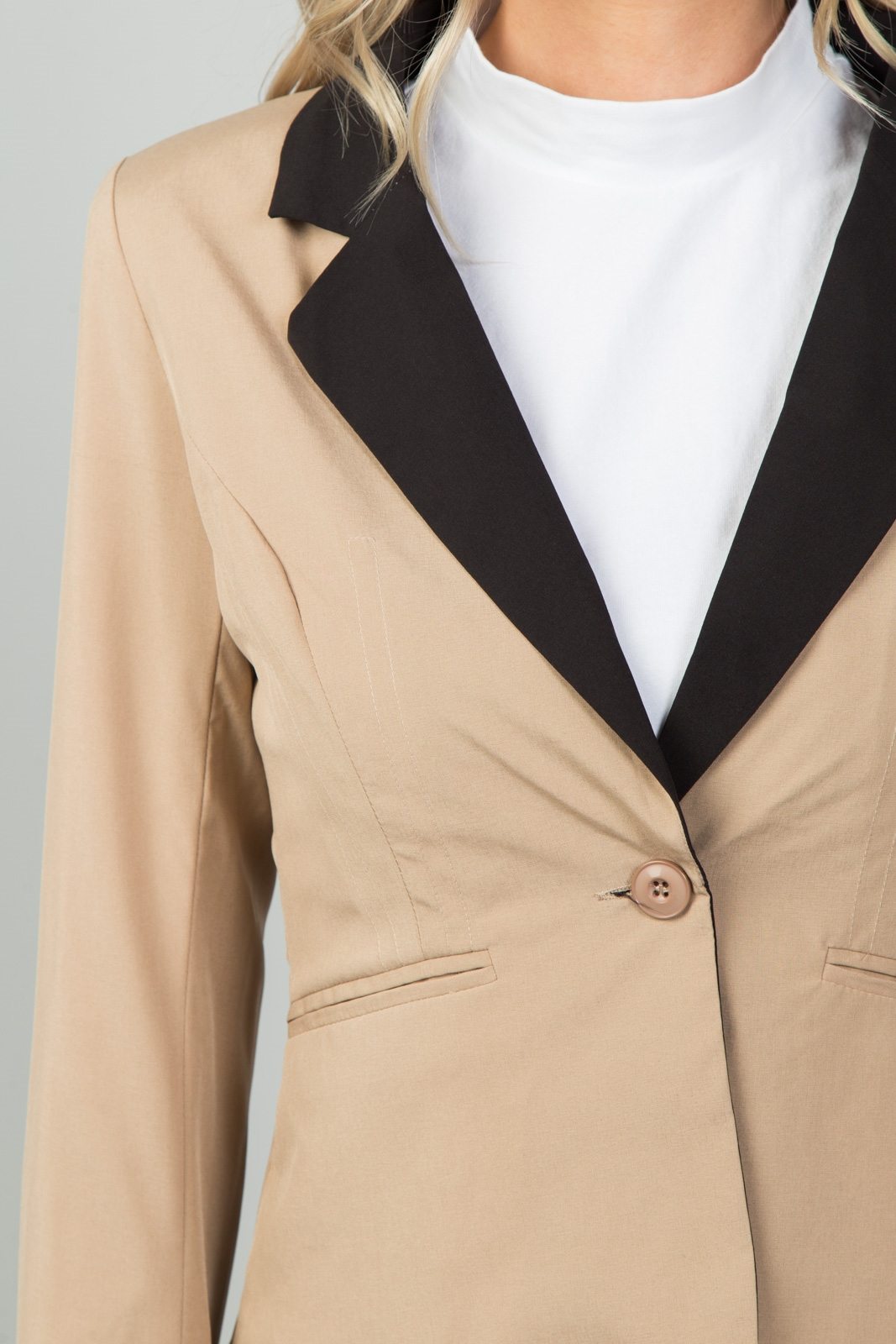 Ladies fashion khaki contrast collar open blazer